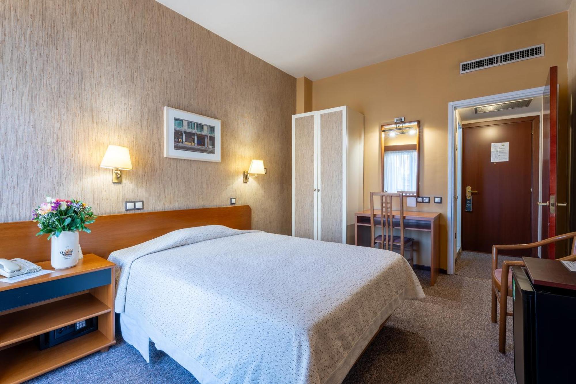 Queen Olga Hotel Tesalonika Bagian luar foto